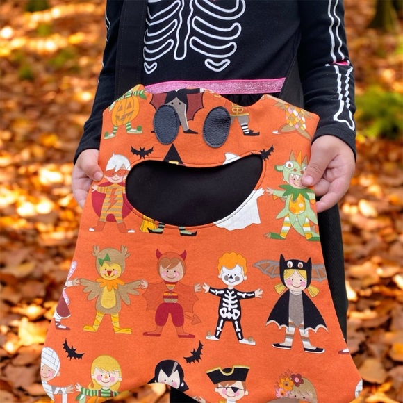 Trick or treat bag, handmade tote, toddler cross body bag, ghost shaped bag - Picture 4 of 7